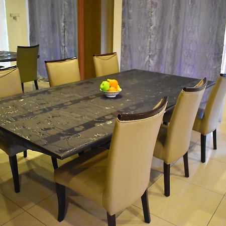Вилла 67 First Island Bukit Jambul Экстерьер фото