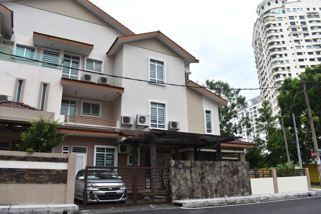 Вилла 67 First Island Bukit Jambul Экстерьер фото