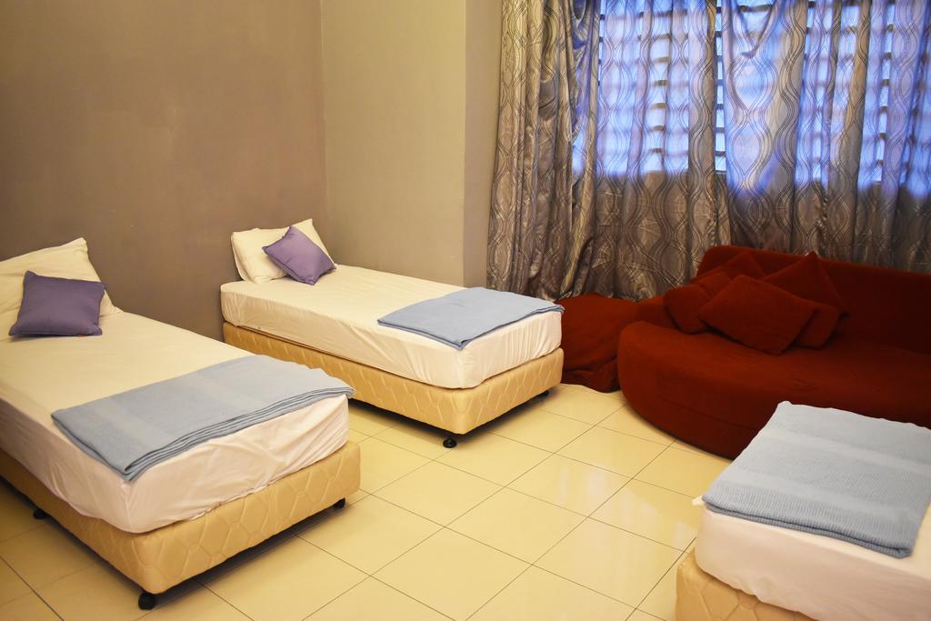 Вилла 67 First Island Bukit Jambul Экстерьер фото
