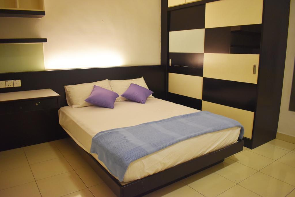 Вилла 67 First Island Bukit Jambul Экстерьер фото