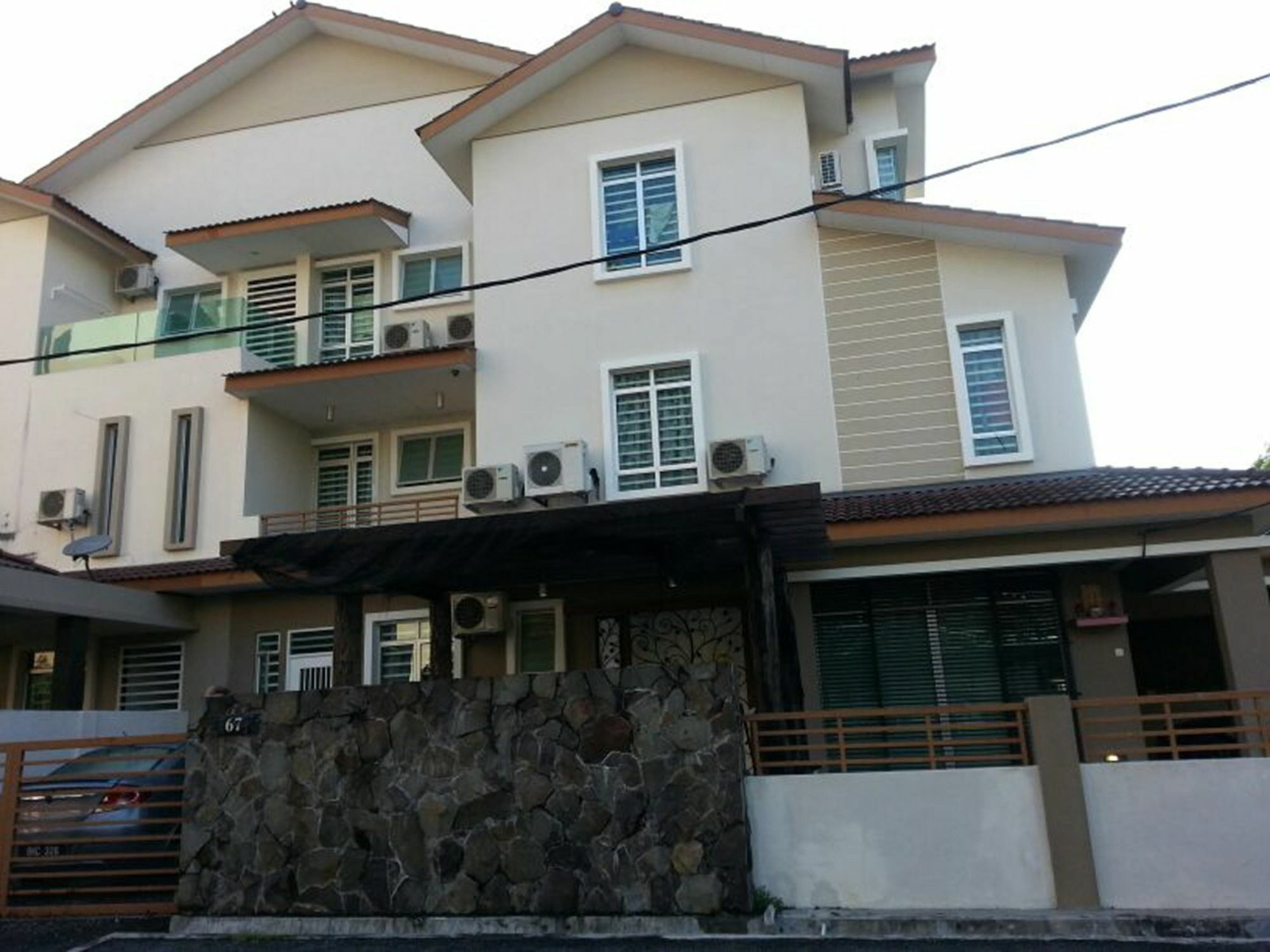 Вилла 67 First Island Bukit Jambul Экстерьер фото